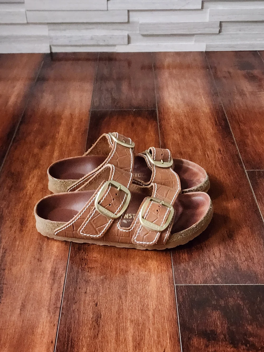 Birkenstock Arizona Croc Embossed Leather Sandals Brown Big Buckle EU 37 US 6